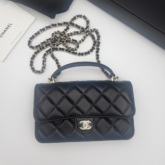 Brand new 2023 authentic Chanel flap phone holder with chain with top handle - Picture 10 of 15